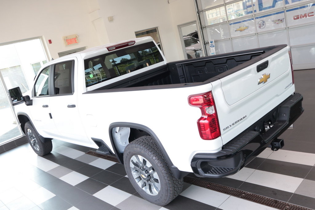 2024 Chevrolet SILVERADO 2500 HD in Montreal, Quebec - 15 - w1024h768px