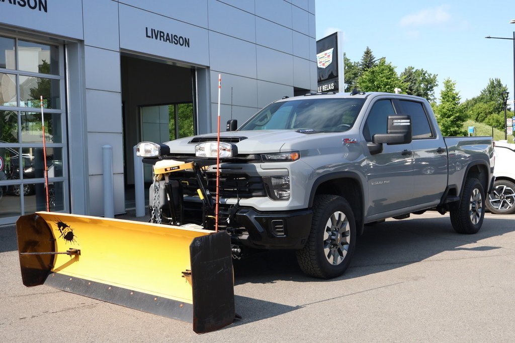 Chevrolet SILVERADO 2500 HD  2025 à Montréal, Québec - 1 - w1024h768px