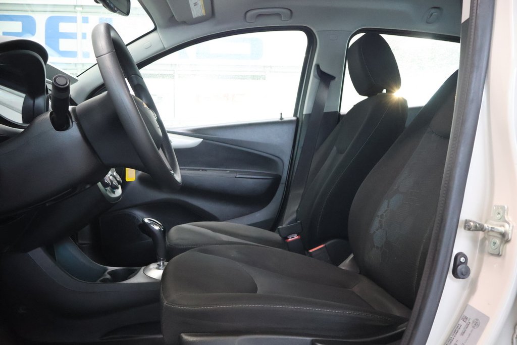 Chevrolet Spark  2017 à Montréal, Québec - 2 - w1024h768px