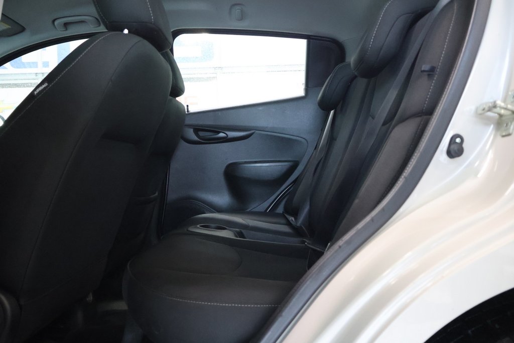 Chevrolet Spark  2017 à Montréal, Québec - 19 - w1024h768px