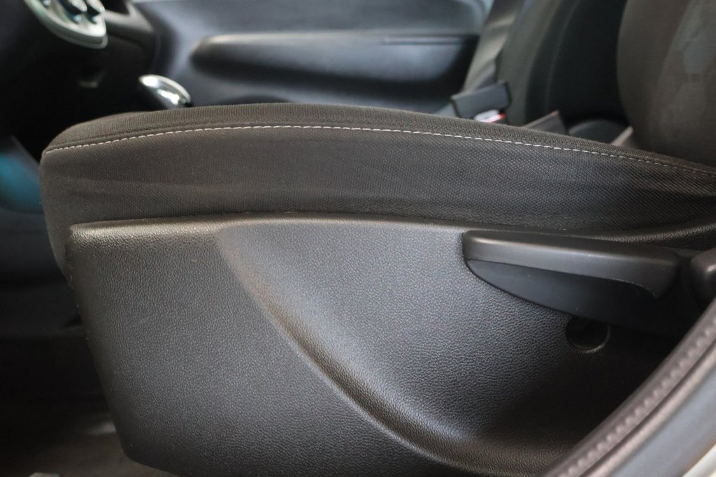 Chevrolet Spark  2017 à Montréal, Québec - 6 - w1024h768px