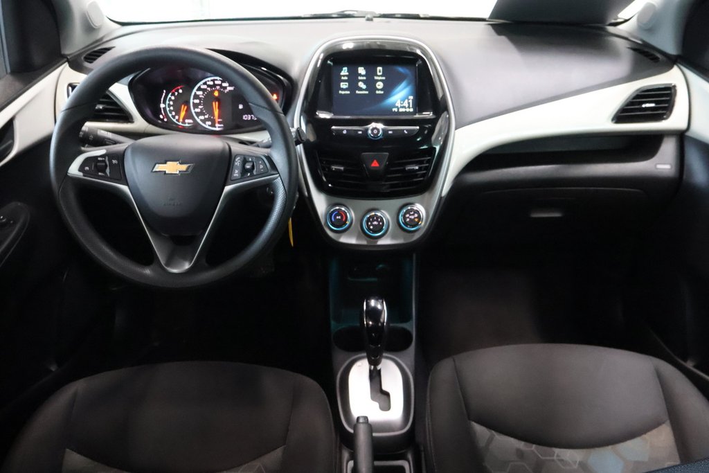 Chevrolet Spark  2017 à Montréal, Québec - 3 - w1024h768px