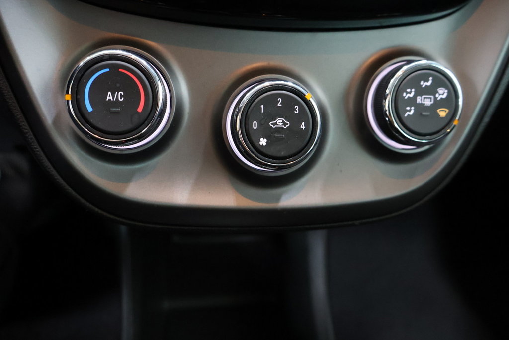2019 Chevrolet Spark LT AUTOMATIQUE CERTIFIÉ CLIENT MAISON in Montreal, Quebec - 15 - w1024h768px