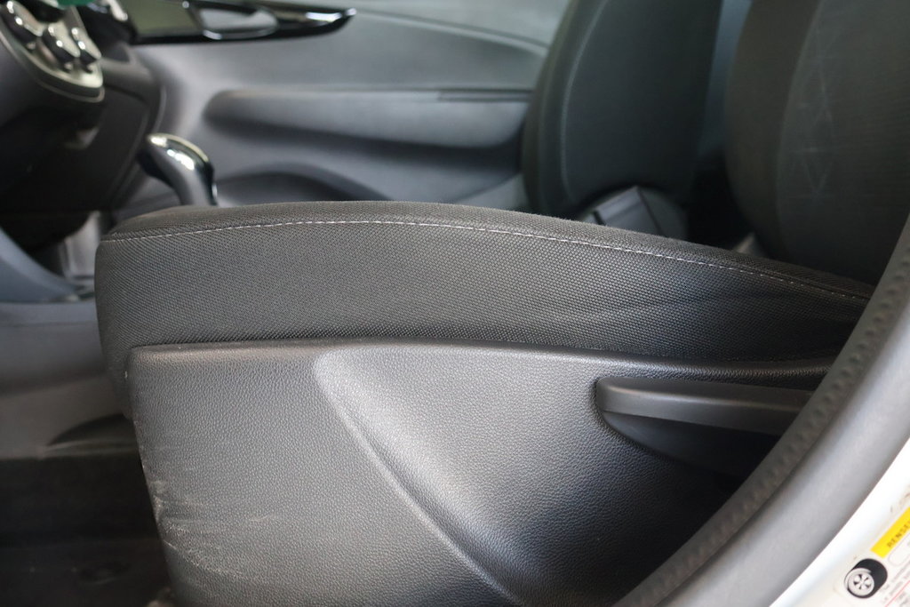 Chevrolet Spark  2022 à Montréal, Québec - 6 - w1024h768px