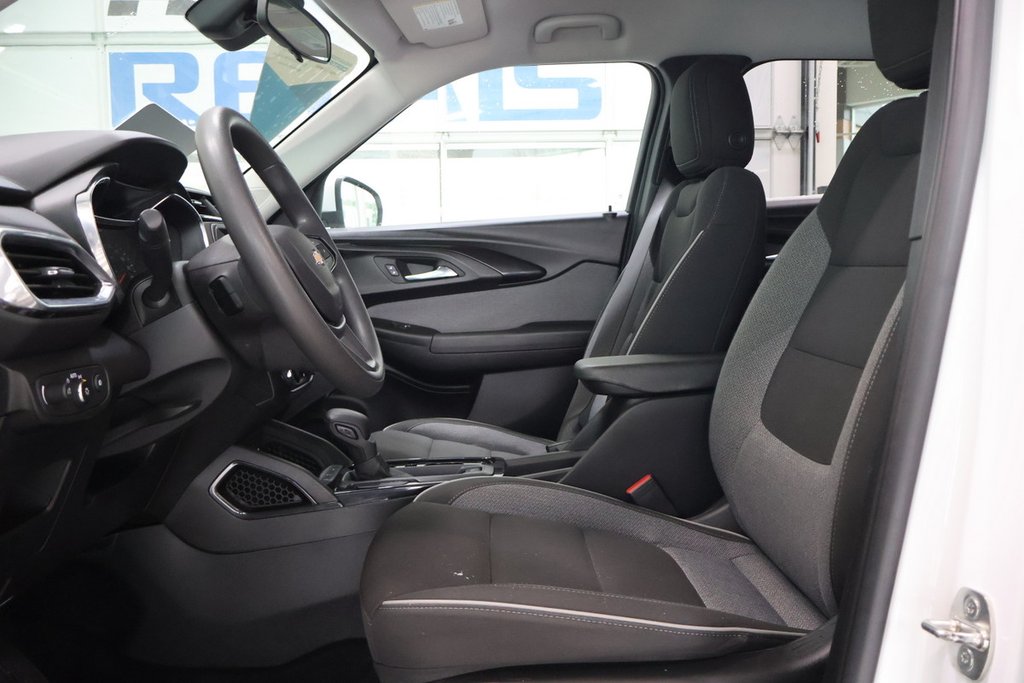 Chevrolet Trailblazer  2023 à Montréal, Québec - 2 - w1024h768px