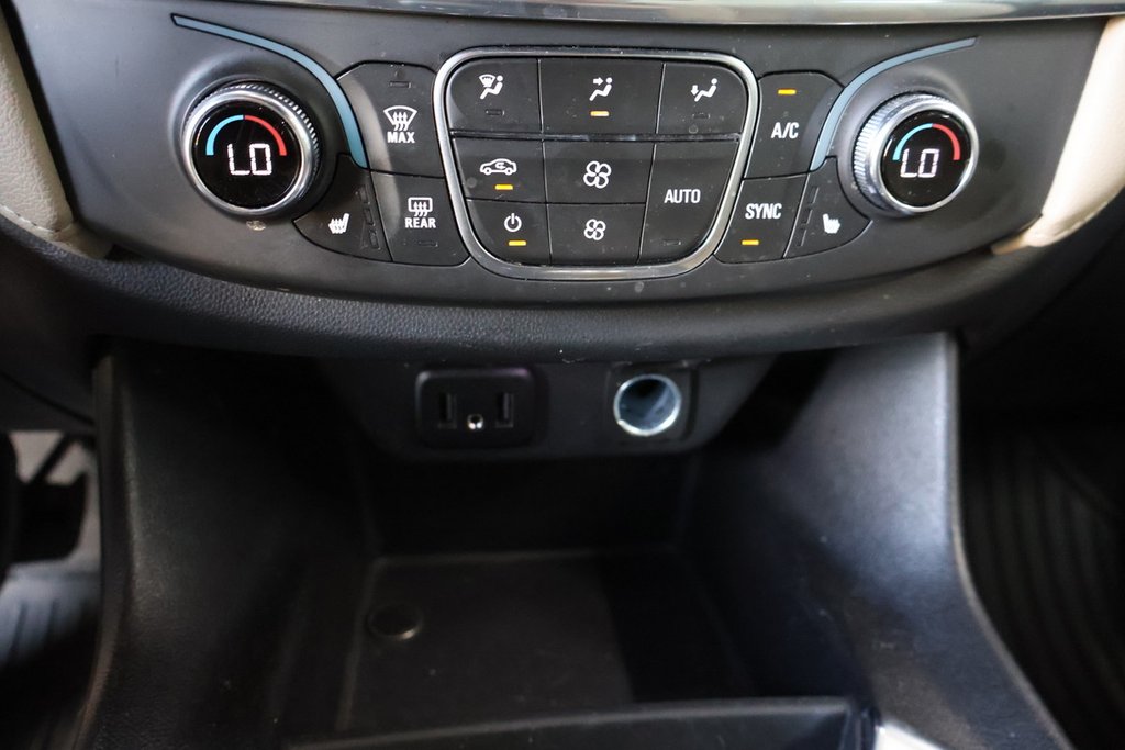 Chevrolet Traverse  2023 à Montréal, Québec - 15 - w1024h768px
