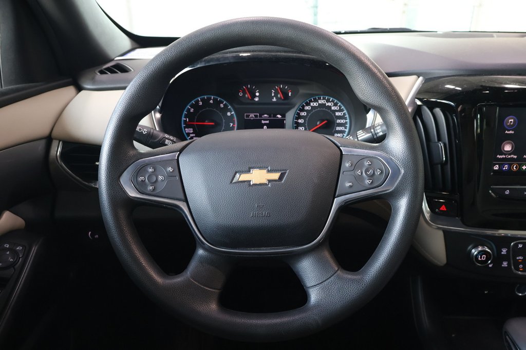 Chevrolet Traverse  2023 à Montréal, Québec - 10 - w1024h768px