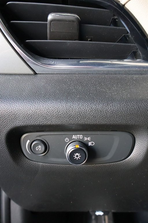 Chevrolet Traverse  2023 à Montréal, Québec - 18 - w1024h768px