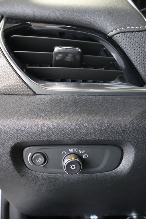 2023 Chevrolet Traverse in Montreal, Quebec - 20 - w1024h768px