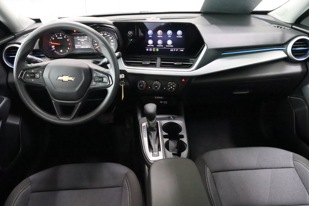 Chevrolet Trax LS FWD 2024 à Montréal, Québec - 3 - w1024h768px