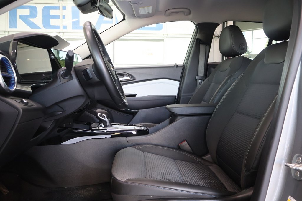 2024 Chevrolet Trax LT FWD CLIENT MAISON  CERTIFIÉ in Montreal, Quebec - 2 - w1024h768px
