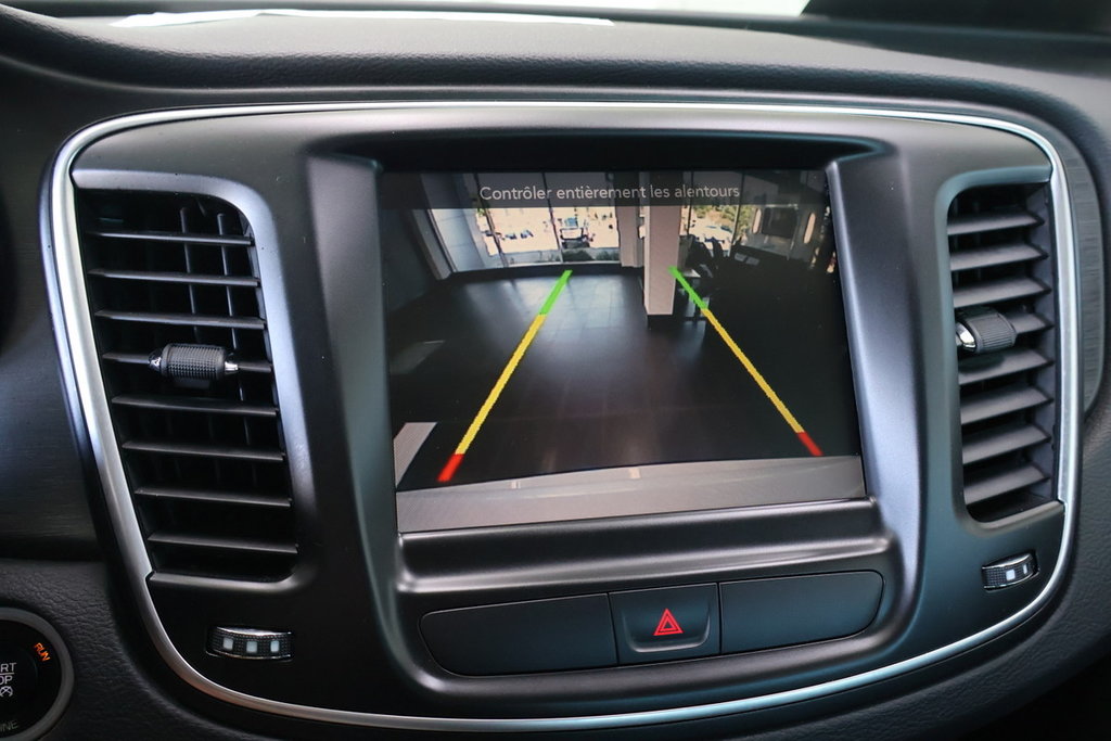2016 Chrysler 200 Limited CERTIFIÉ ET INSPECTÉ in Montreal, Quebec - 15 - w1024h768px