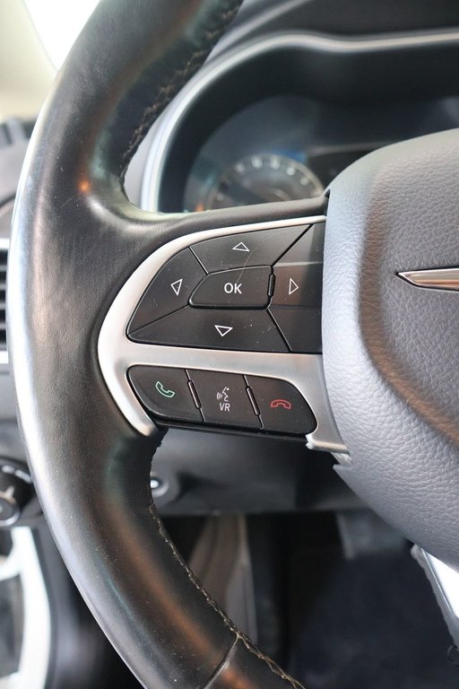 2016 Chrysler 200 Limited CERTIFIÉ ET INSPECTÉ in Montreal, Quebec - 11 - w1024h768px
