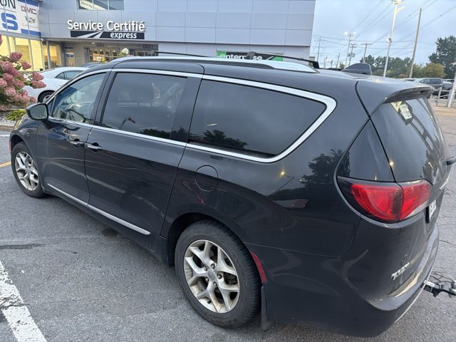Chrysler Pacifica  2017 à Montréal, Québec - 2 - w1024h768px