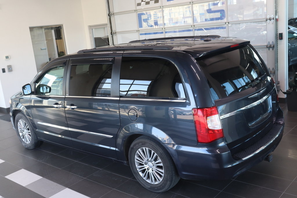 2014  Town & Country Touring CUIR TOIT DVD in Montreal, Quebec - 22 - w1024h768px
