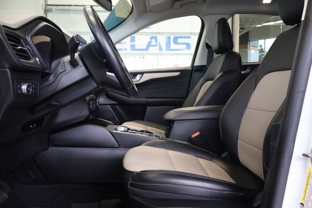 2022 Ford Escape in Montreal, Quebec - 2 - w1024h768px