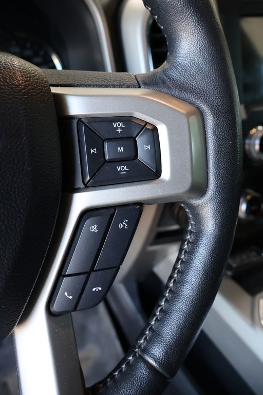 2020 Ford F-150 in Montreal, Quebec - 13 - w1024h768px