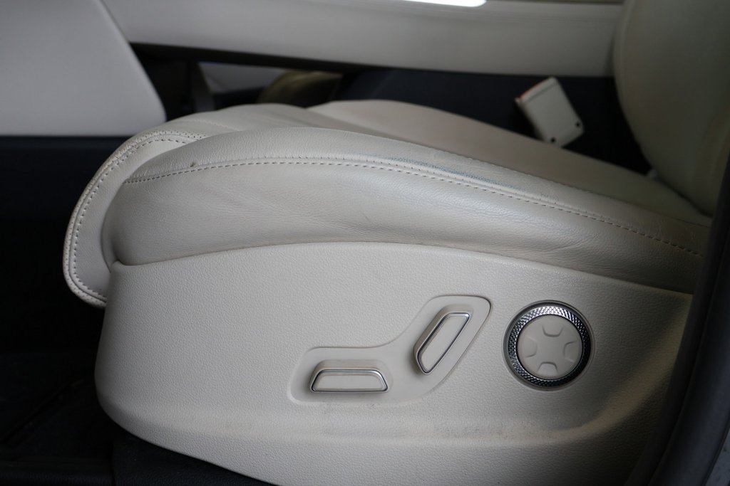 2024 GENESIS GV80 in Montreal, Quebec - 6 - w1024h768px