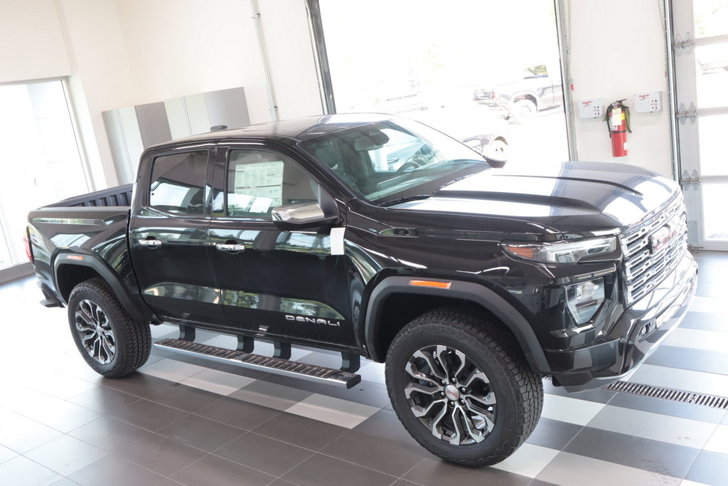 2024 GMC Canyon in Montreal, Quebec - 9 - w1024h768px