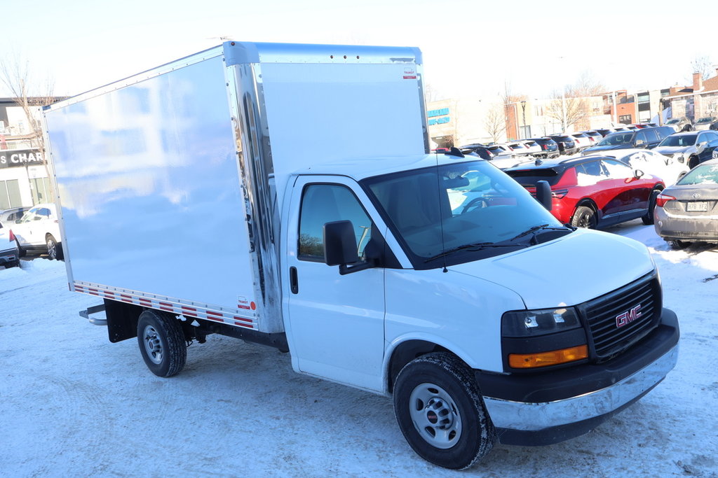 GMC Savana Cutaway 3500  2024 à Montréal, Québec - 8 - w1024h768px