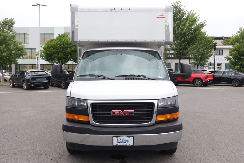 2026 GMC Savana Cutaway 3500 in Montreal, Quebec - 7 - w1024h768px