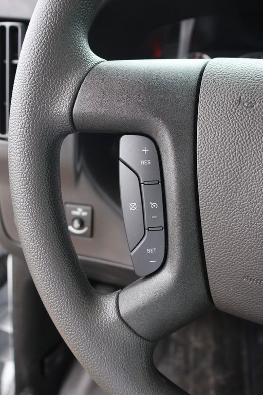 2026 GMC Savana Cutaway 3500 in Montreal, Quebec - 11 - w1024h768px