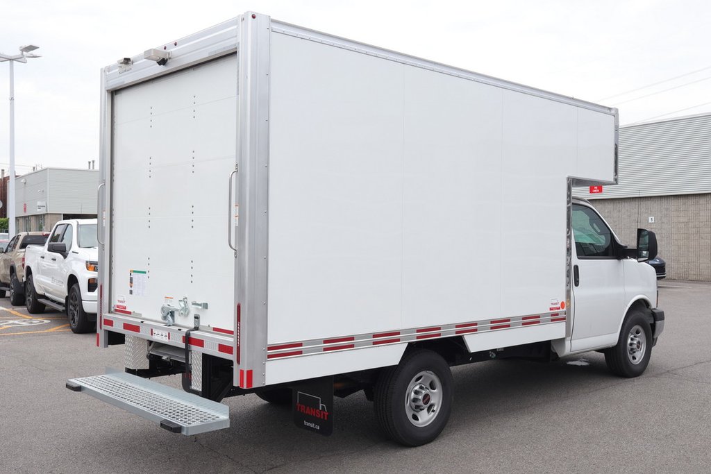 2026 GMC Savana Cutaway 3500 in Montreal, Quebec - 18 - w1024h768px