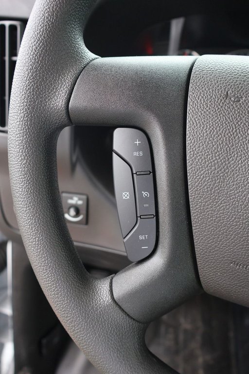 2026 GMC Savana Cutaway 3500 in Montreal, Quebec - 11 - w1024h768px