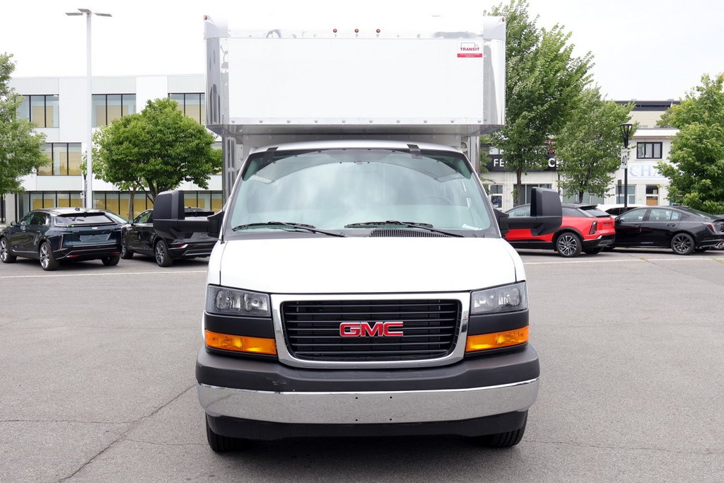 2026 GMC Savana Cutaway 3500 in Montreal, Quebec - 7 - w1024h768px