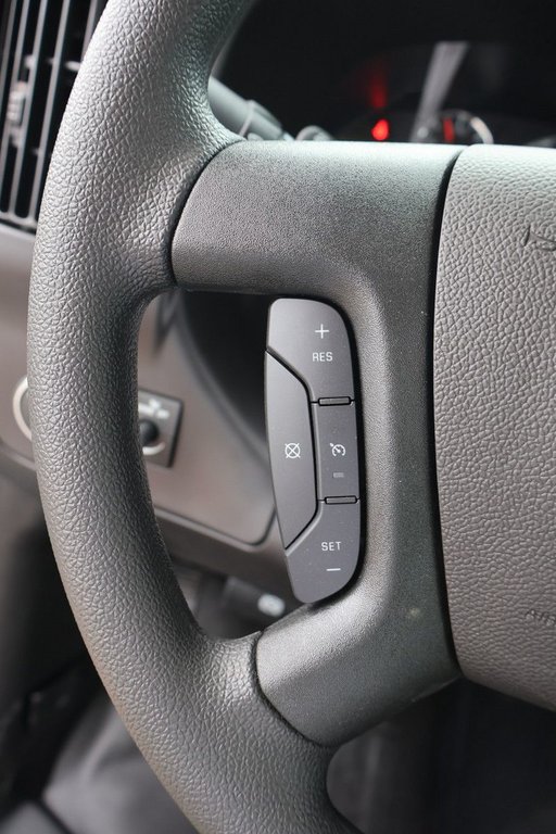 2026 GMC Savana Cutaway 3500 in Montreal, Quebec - 11 - w1024h768px