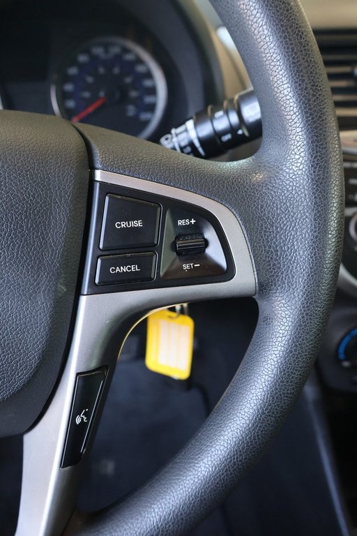 2017 Hyundai Accent in Montreal, Quebec - 14 - w1024h768px
