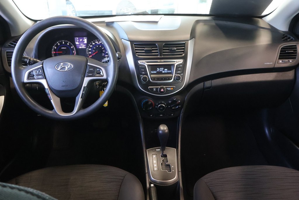 2017 Hyundai Accent in Montreal, Quebec - 3 - w1024h768px