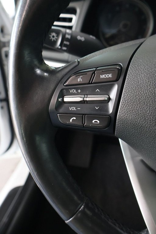 2020 Hyundai Elantra in Montreal, Quebec - 13 - w1024h768px