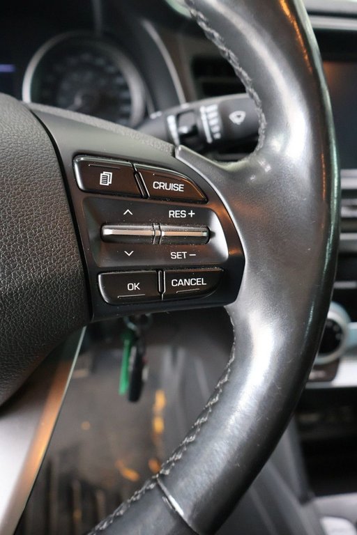 2020 Hyundai Elantra in Montreal, Quebec - 13 - w1024h768px