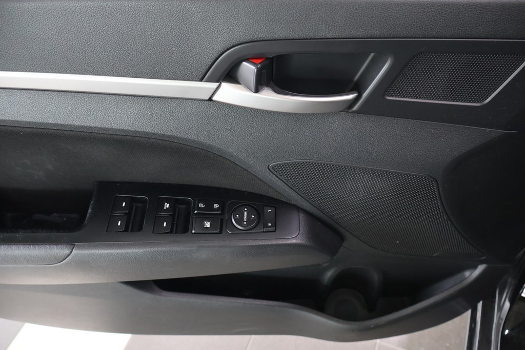 2020 Hyundai Elantra in Montreal, Quebec - 19 - w1024h768px