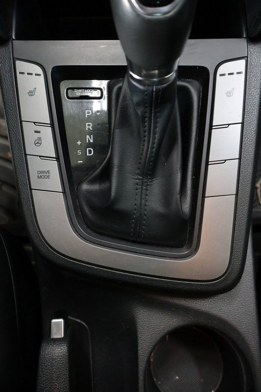 2020 Hyundai Elantra in Montreal, Quebec - 17 - w1024h768px
