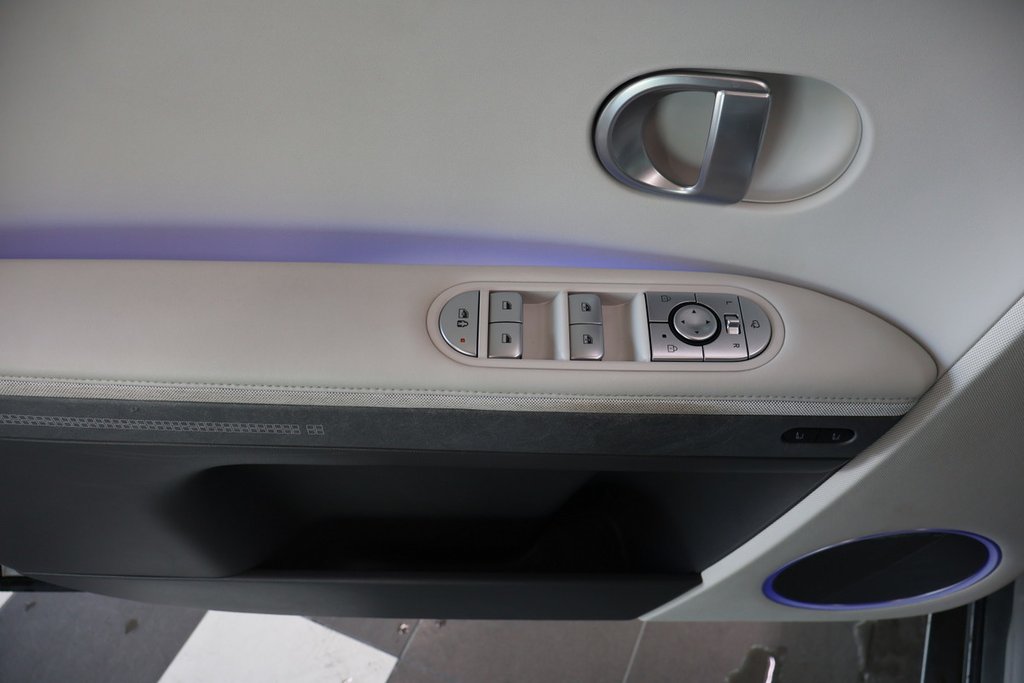 2023 Hyundai Ioniq 5 in Montreal, Quebec - 20 - w1024h768px
