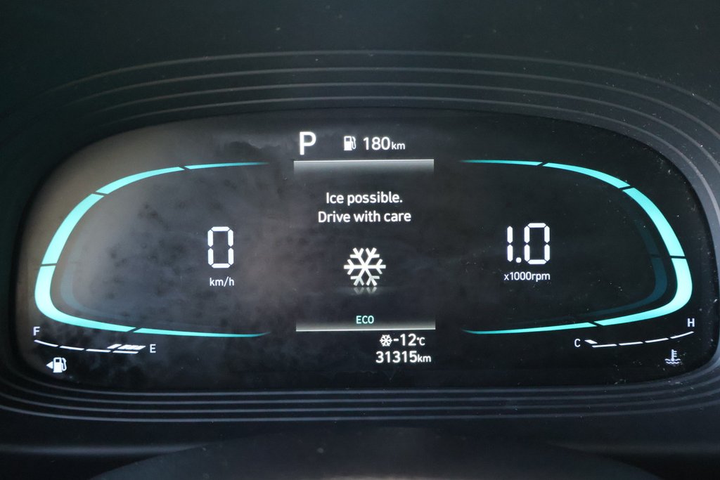 Hyundai Venue  2023 à Montréal, Québec - 4 - w1024h768px