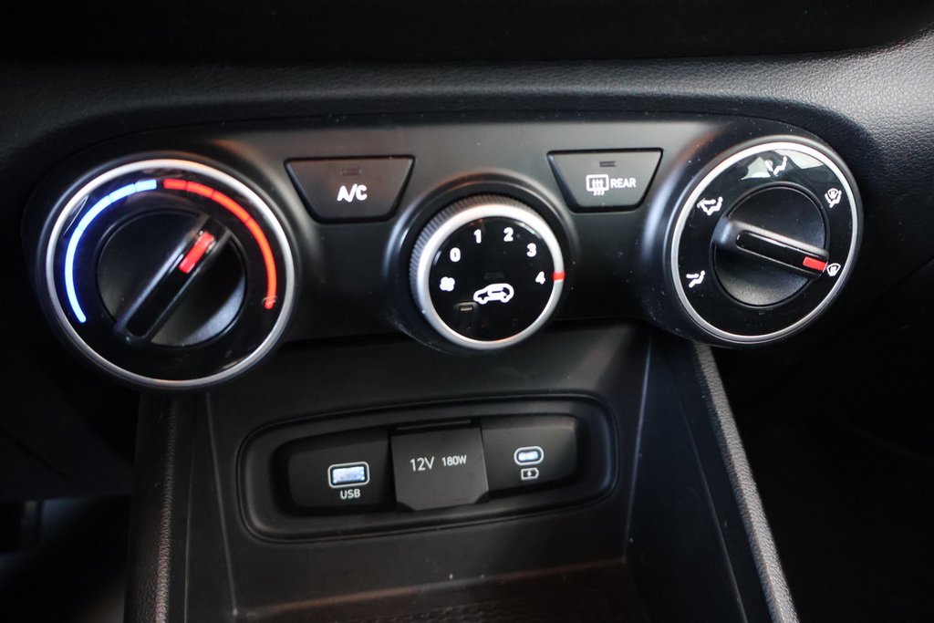 Hyundai Venue  2023 à Montréal, Québec - 15 - w1024h768px