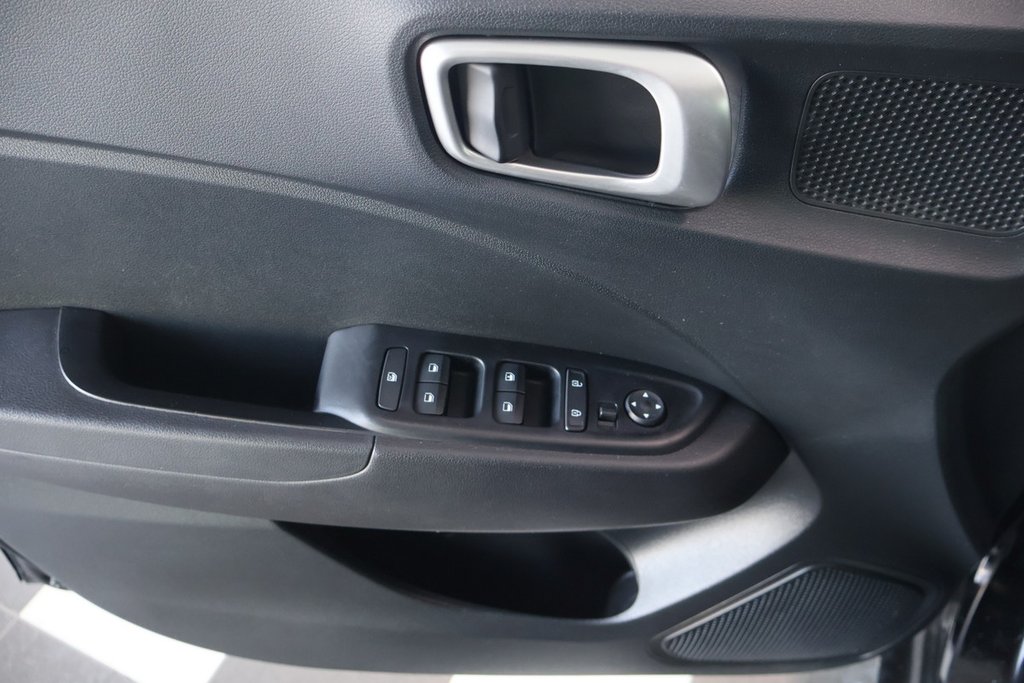 Hyundai Venue  2023 à Montréal, Québec - 19 - w1024h768px