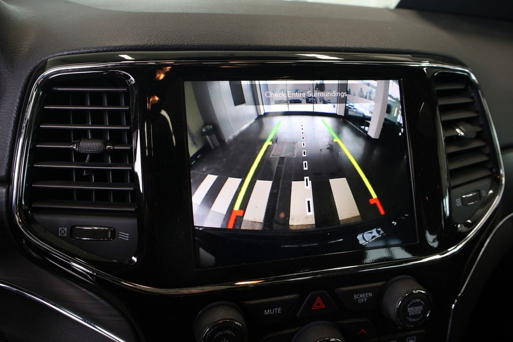 2021 Jeep Grand Cherokee 80th Anniversary Edition in Montreal, Quebec - 15 - w1024h768px