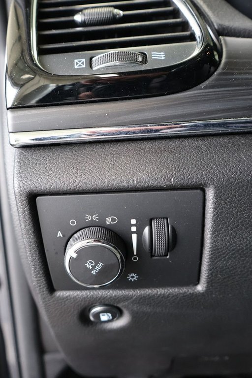 2021 Jeep Grand Cherokee 80th Anniversary Edition in Montreal, Quebec - 19 - w1024h768px