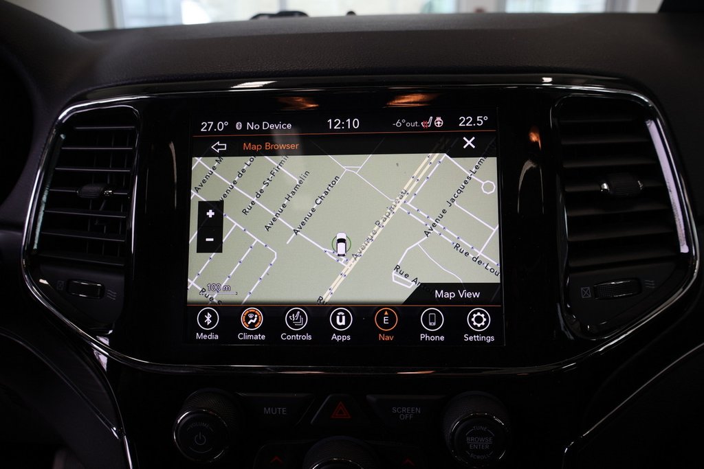 2021 Jeep Grand Cherokee 80th Anniversary Edition in Montreal, Quebec - 16 - w1024h768px