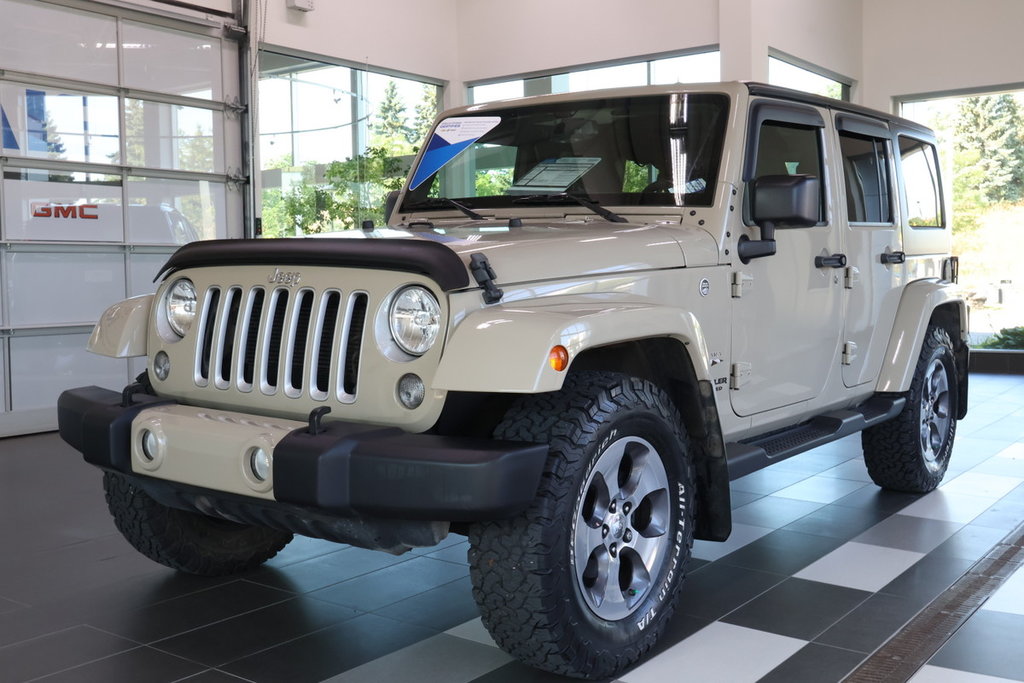 Jeep Wrangler Unlimited Sahara 2 TOITS CERTIFIÉ INSPECTÉ AUTOMATIQUE 2017 à Montréal, Québec - 1 - w1024h768px
