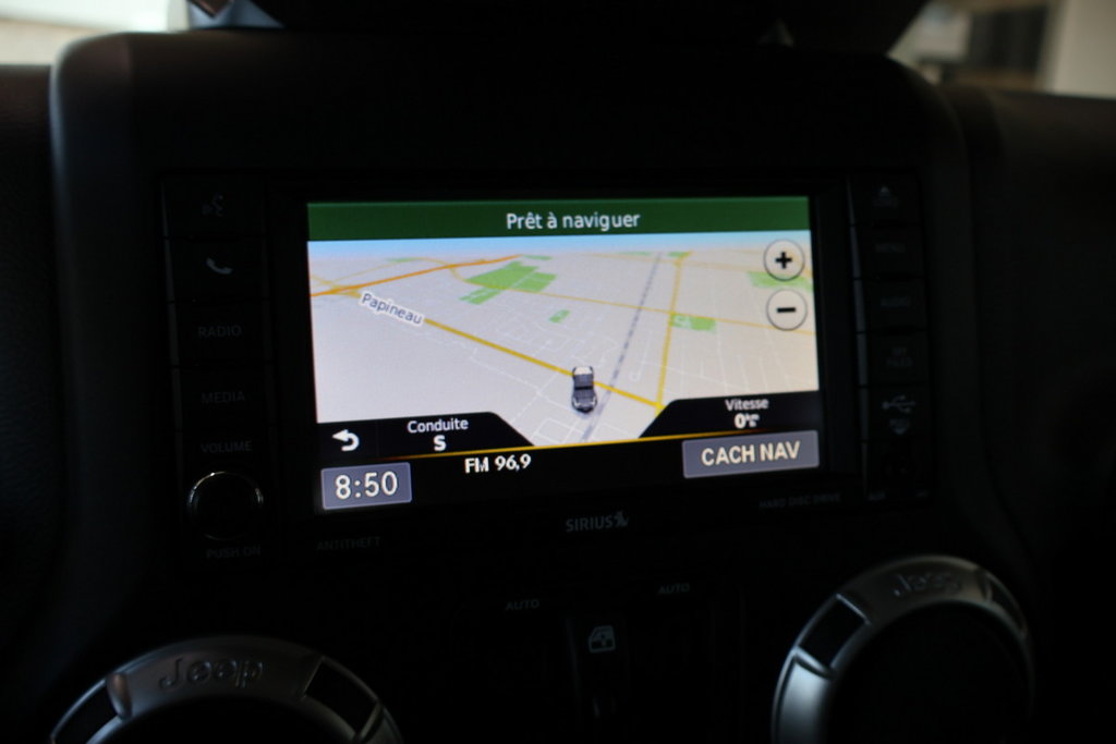 Jeep Wrangler Unlimited Sahara 2 TOITS CERTIFIÉ INSPECTÉ AUTOMATIQUE 2017 à Montréal, Québec - 14 - w1024h768px