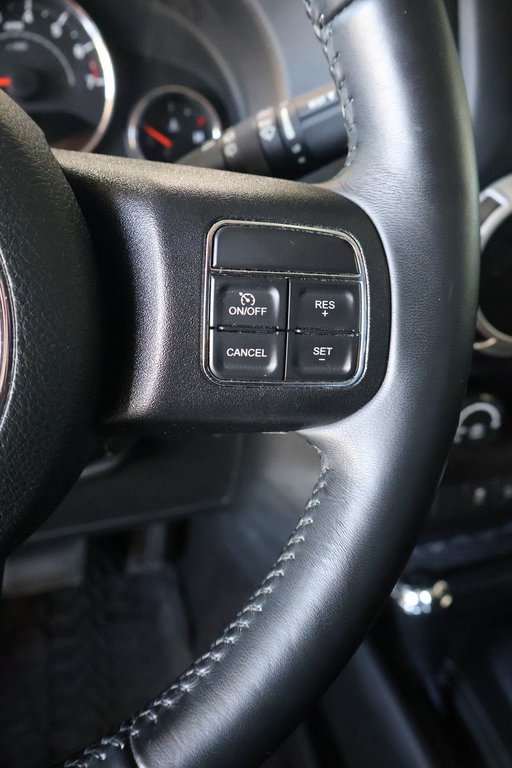 Jeep Wrangler Unlimited Sahara 2 TOITS CERTIFIÉ INSPECTÉ AUTOMATIQUE 2017 à Montréal, Québec - 13 - w1024h768px