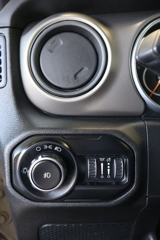 Jeep Wrangler Sport 2018 à Montréal, Québec - 15 - w1024h768px