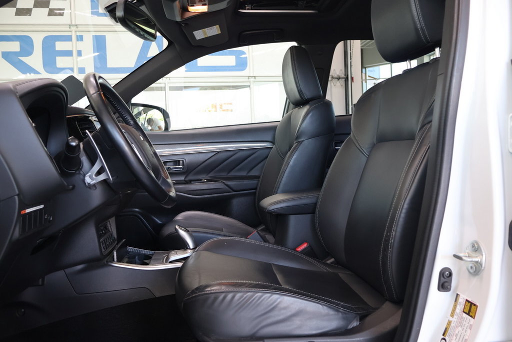 2020 Mitsubishi OUTLANDER PHEV in Montreal, Quebec - 2 - w1024h768px
