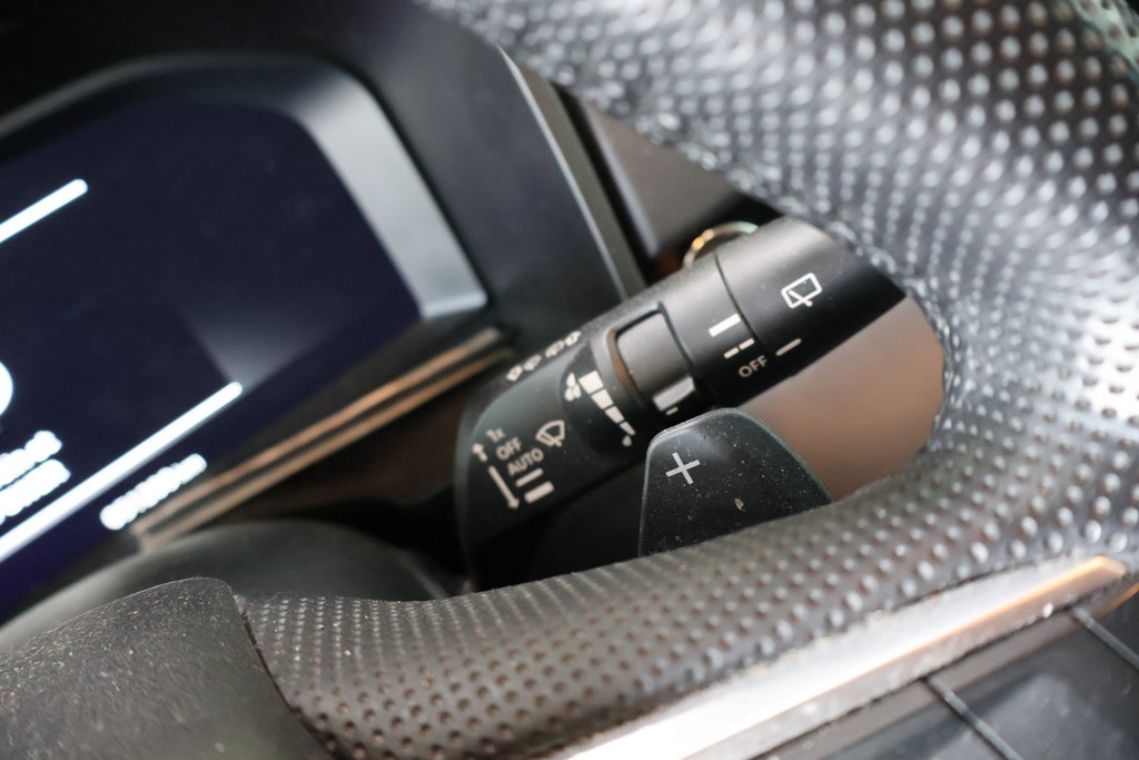 Mitsubishi OUTLANDER PHEV SEL CERTIFIÉ INSPECTÉ 2023 à Montréal, Québec - 15 - w1024h768px