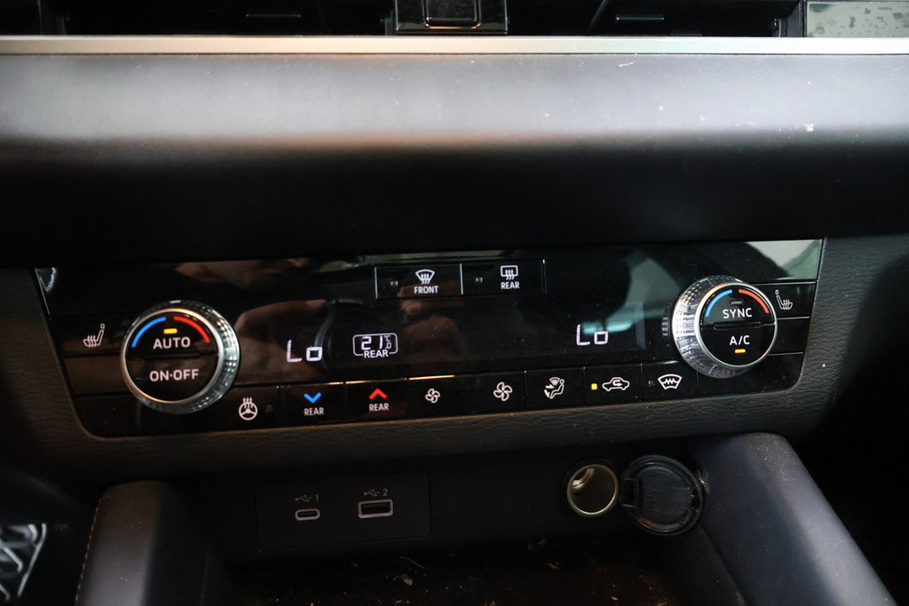 Mitsubishi OUTLANDER PHEV SEL CERTIFIÉ INSPECTÉ 2023 à Montréal, Québec - 18 - w1024h768px